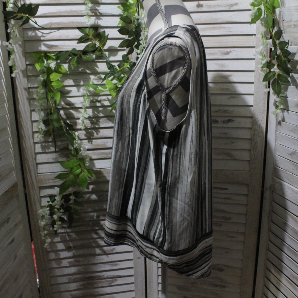 apt 9 sleeveless striped blouse (520) - Picture 4 of 7